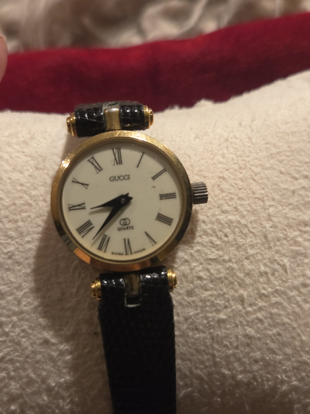 Gucci Watch Ladies Round Quartz Beige Vintage Swiss Made Working - Picture 2 of 8